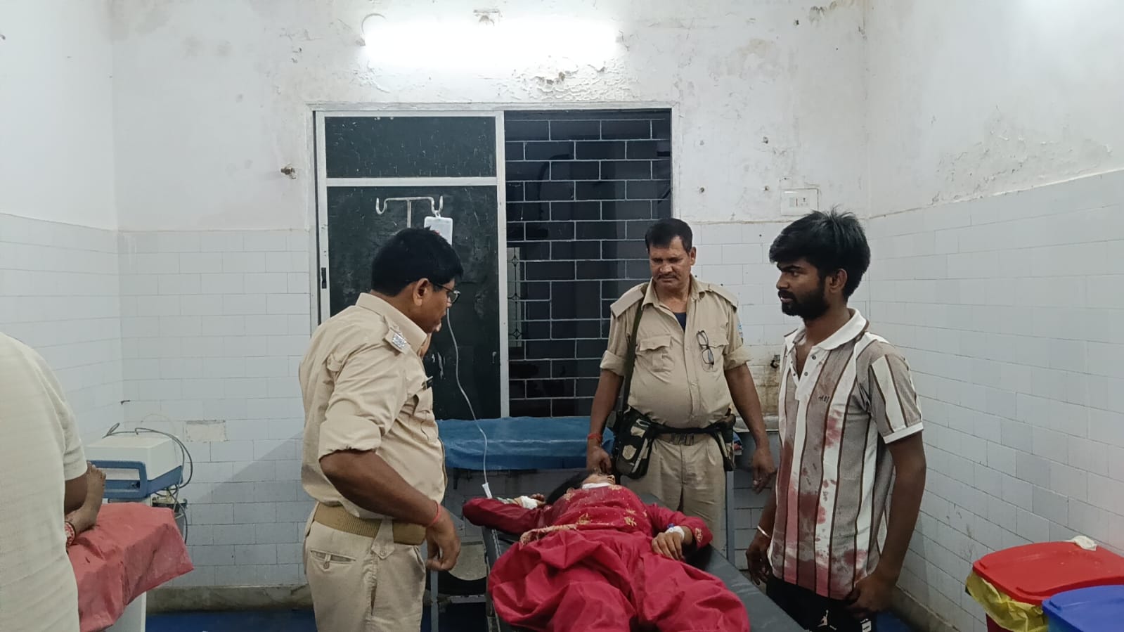 <p><strong>रसूलपुर दहला में धारदार हथियार से पत्नी व सास को मारकर किया गंभीर रूप से घायल, जांच में जुटी पुलिस </strong></p>
