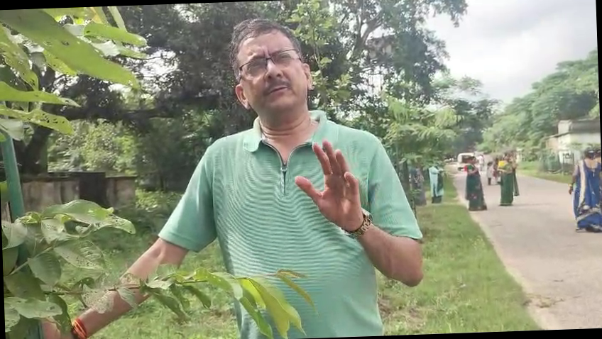 <p><strong>‘साँसें हो रही कम, आओ वृक्ष लगाएं हम’ अभियान के तहत एचईसी धुर्वा में हुआ वृक्षारोपण</strong></p>