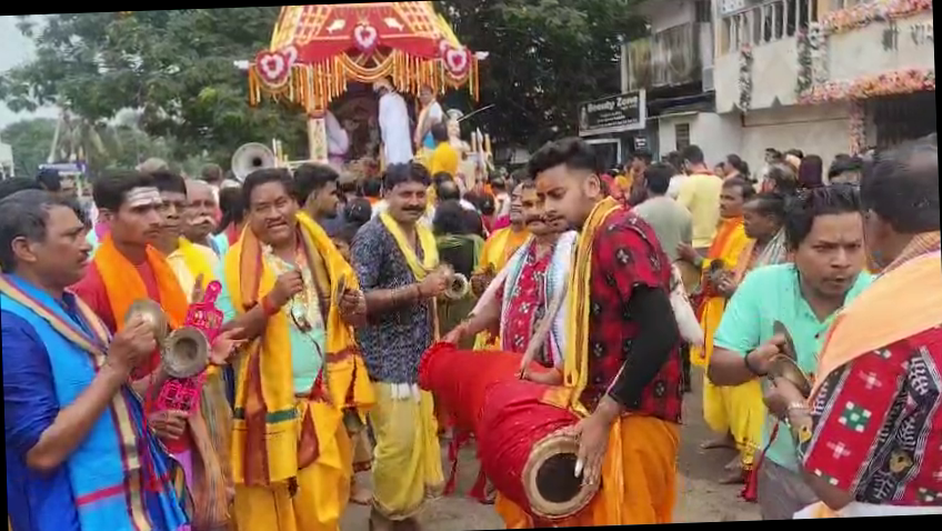 <p><strong>मौसीबाड़ी से धूमधाम के साथ निकली भगवान जगन्नाथ की यात्रा, आठ दिन बाद लौटे अपने धाम</strong></p>