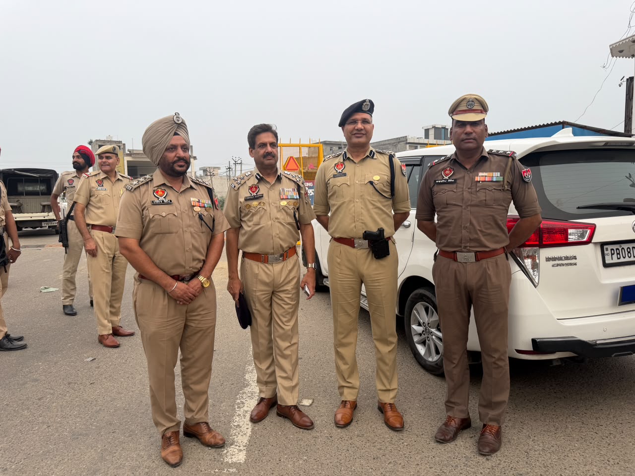 <p><strong>तरनतारन में 'ऑपरेशन प्रहार 4.0' का दूसरा दिन: पुलिस ने 128 से अधिक अपराधियों और नशा तस्करों को किया राउंडअप</strong></p>