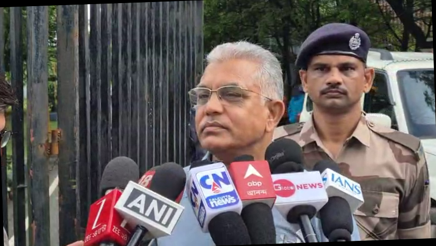 <p><strong>अभिषेक बनर्जी पर साधा निशाना: कानून के तहत होगी कार्रवाई, बोले दिलीप घोष</strong></p>