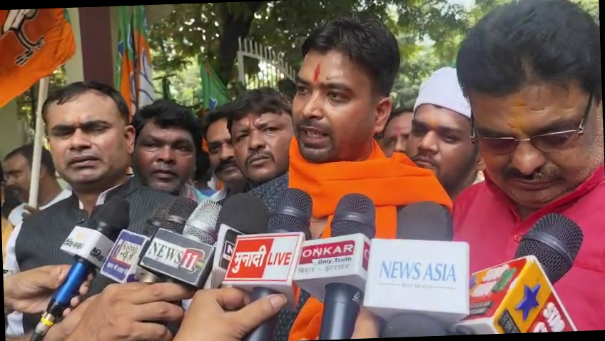<p><strong>जेपीएससी परीक्षा पेपर लीक के विरोध में भाजपा का प्रदर्शन एवं धरना।</strong></p>