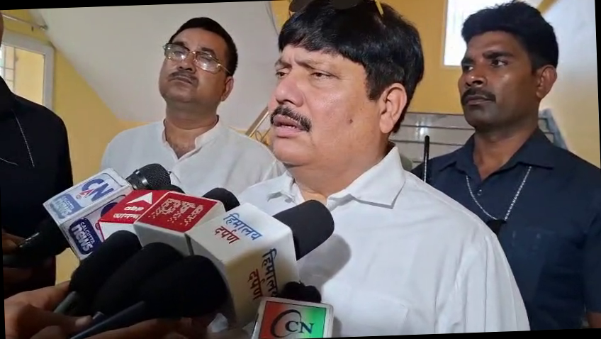 <p>रंगदारी करने वालों को पार्टी से निकालें: अर्जुन सिंह का अपनी ही पार्टी के नेताओं पर कड़ा प्रहार</p>
