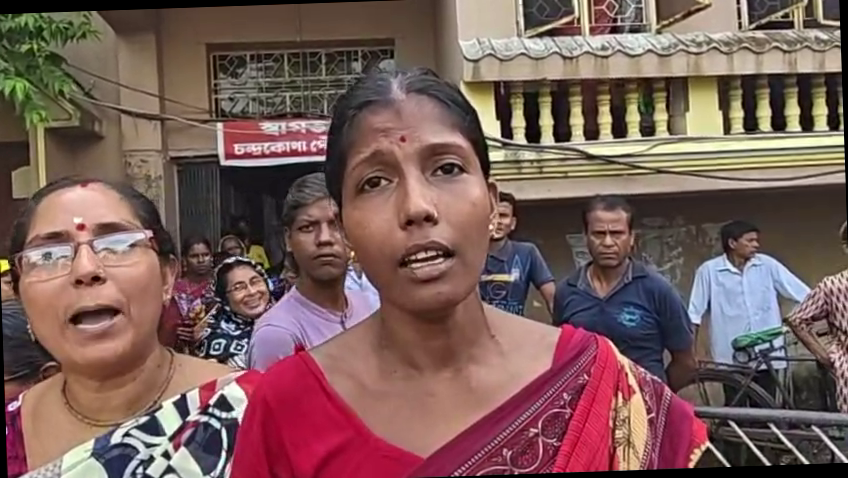 <p><strong>अन्नपूर्णा योजना का लाभ न मिलने पर चंद्रकोणा नगरपालिका में भारी हंगामा और धक्का-मुक्की, भाजपा प्रतिनिधि को कार्यकर्ताओं ने ही खींचा बाहर</strong></p>