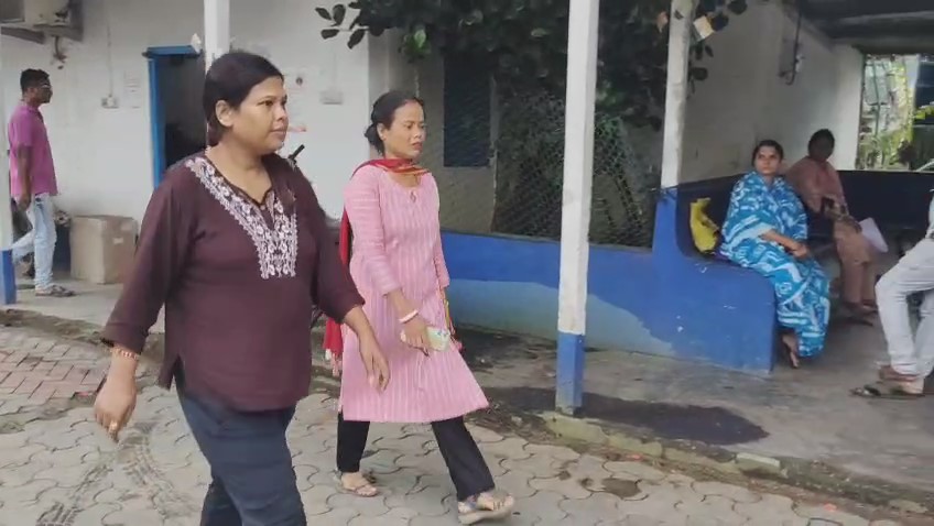 <p>वैवाहिक एजेंसी के नाम पर धोखाधड़ी: सिलीगुड़ी में मुख्य महिला आरोपी गिरफ्तार, दो युवतियां हिरासत में</p>