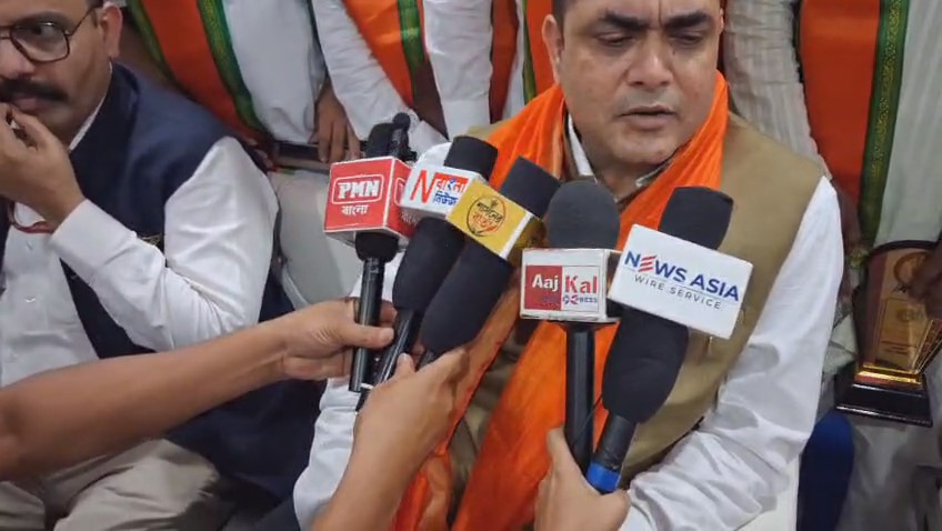 <p><strong>कोलकाता के नजरुल तीर्थ में आयोजित हुई मुस्लिम राष्ट्रीय मंच की विशेष सभा</strong></p><p><br></p>