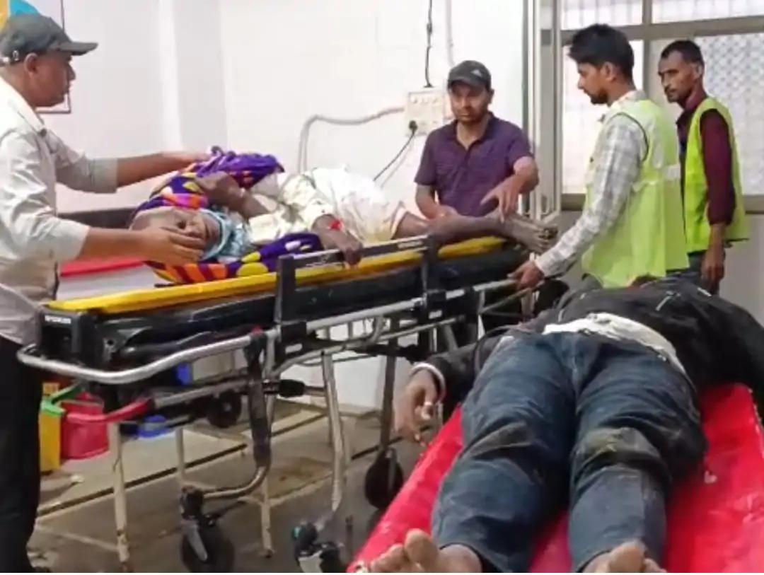 <p>राजगढ़ में बाइक सवार  दादा पोते को अज्ञात वाहन ने मारी टक्कर </p>