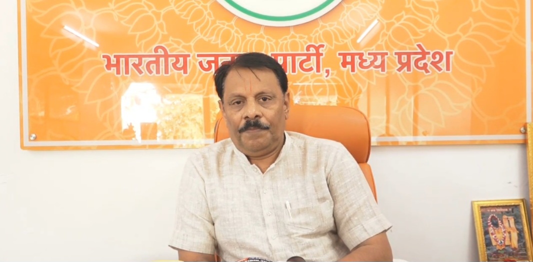 <p><strong>दिग्विजय की सत्य सनातन यात्रा को लेकर भाजपा मीडिया प्रभारी बृज गोपाल लोया की तीखी प्रतिक्रिया</strong></p>