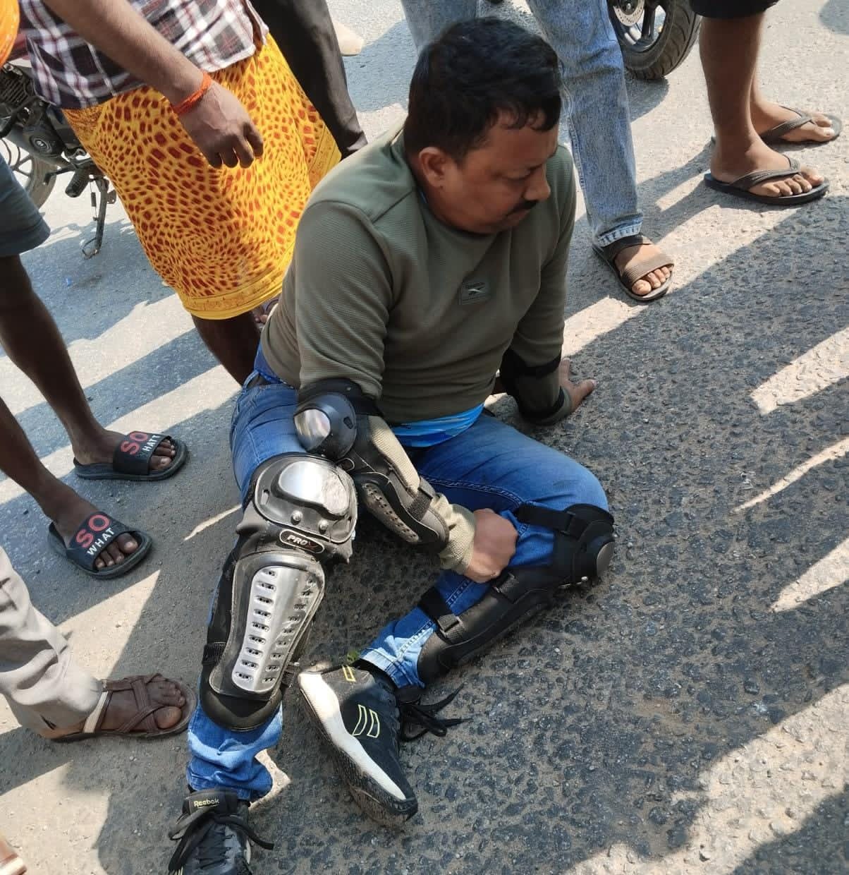 <p>रोहतास के ताराचंडी धाम के पास मौत का तांडव सड़क हादसे में एक दोस्त की मौत दूसरा गंभीर रूप से घायल।</p><p><br></p>