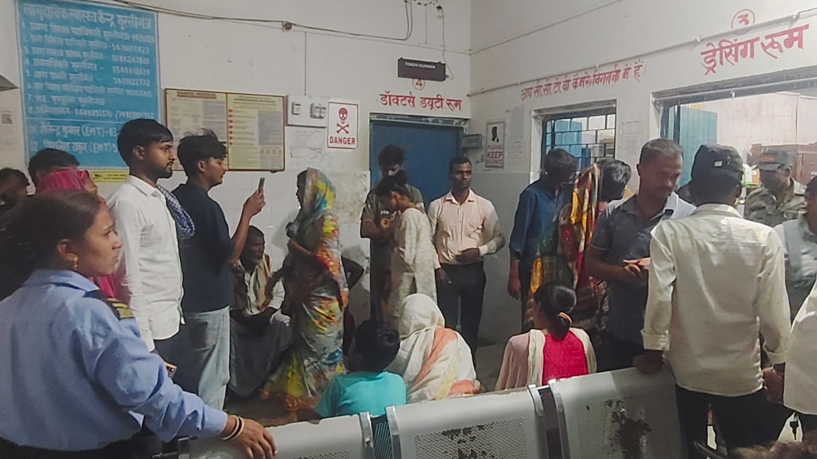 <p>मधेपुरा में बहियार से बस्ती में घुसा सियार, घर के दरवाजे से रसोई तक मचाया आतंक; चार से लोगों को काटा</p>