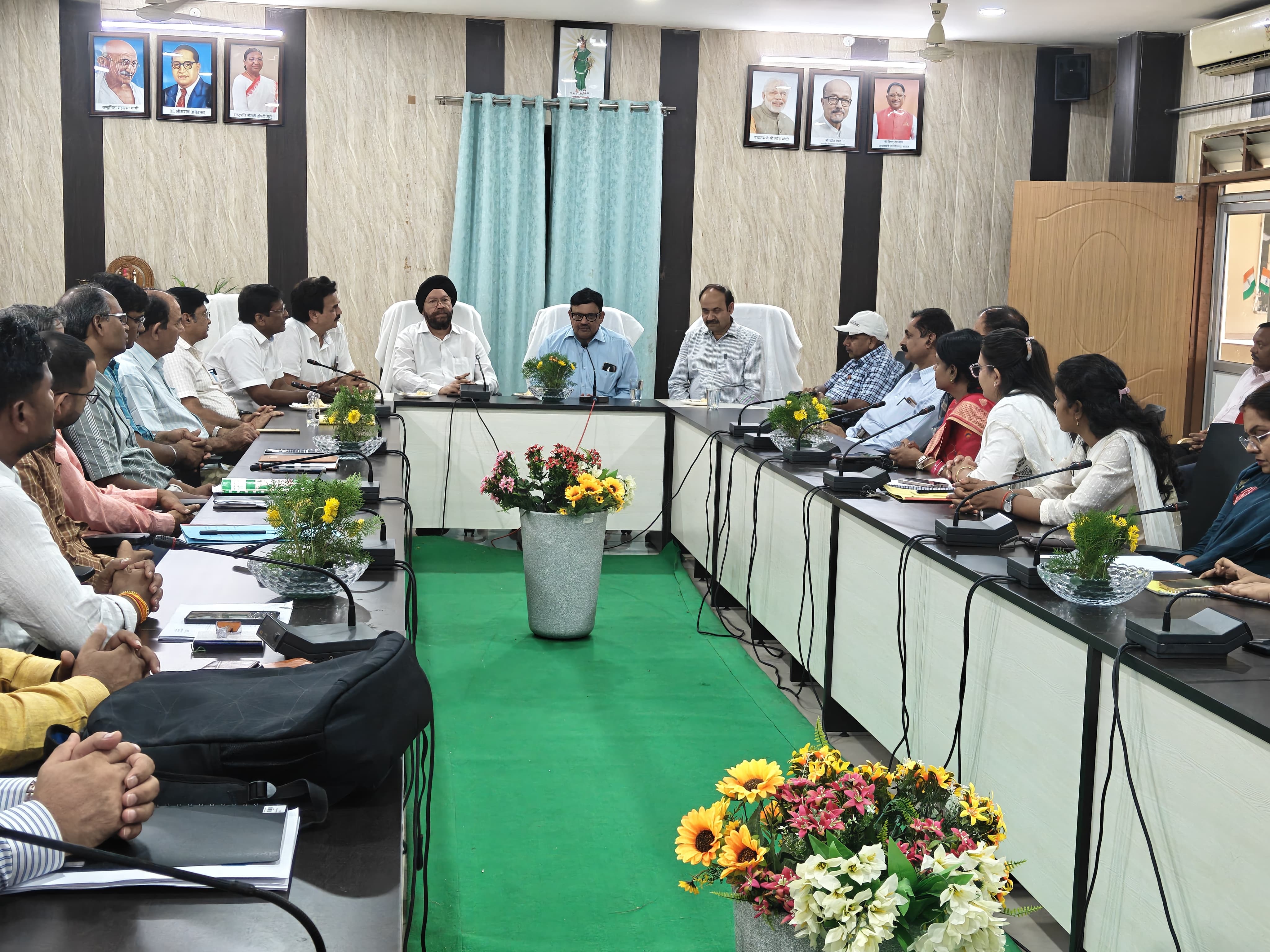 <p>क्षेत्रीय कृषि अनुसंधान केंद्र, बिलासपुर में अनुसंधान कार्यों की समीक्षा, किसानों की प्राथमिकताओं के अनुरूप शोध पर जोर</p>